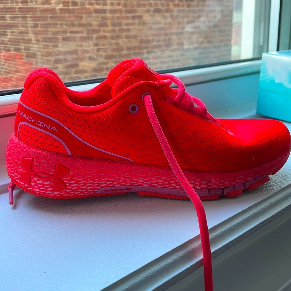 HOVR Machina Under Armour Running sneakers size 6/6.5